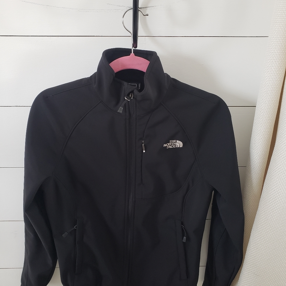 The North Face Never Stop Exploring Black Jacket